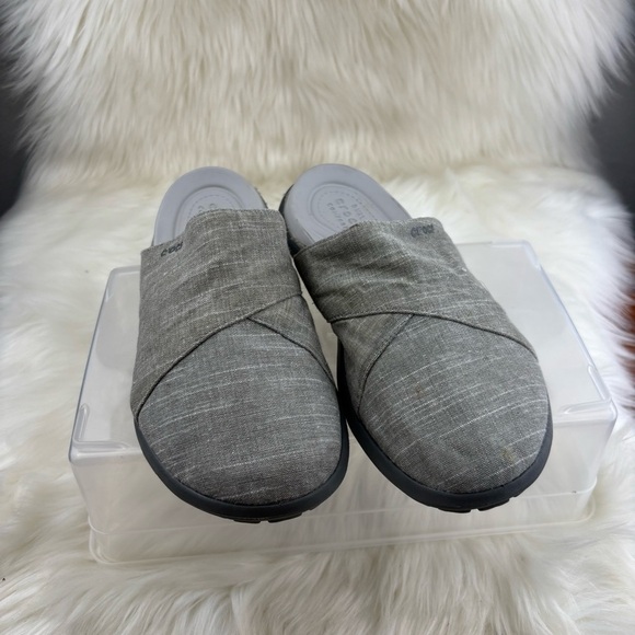 CROCS Gray Slip-On Loafers with Cozy Fabric Size 9 W - Picture 1 of 8